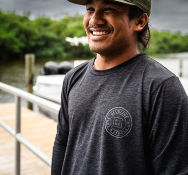 Blueline OG Circle UV Long Sleeve Sun Shirt – Charcoal Heather, worn at Guanabanas in Jupiter