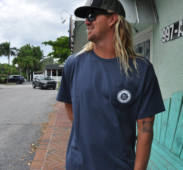Front view of Vineyard Vines and Blueline pocket t-shirt in blue